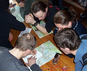 Zajęcia z mapami (fot. M.Pokszan)